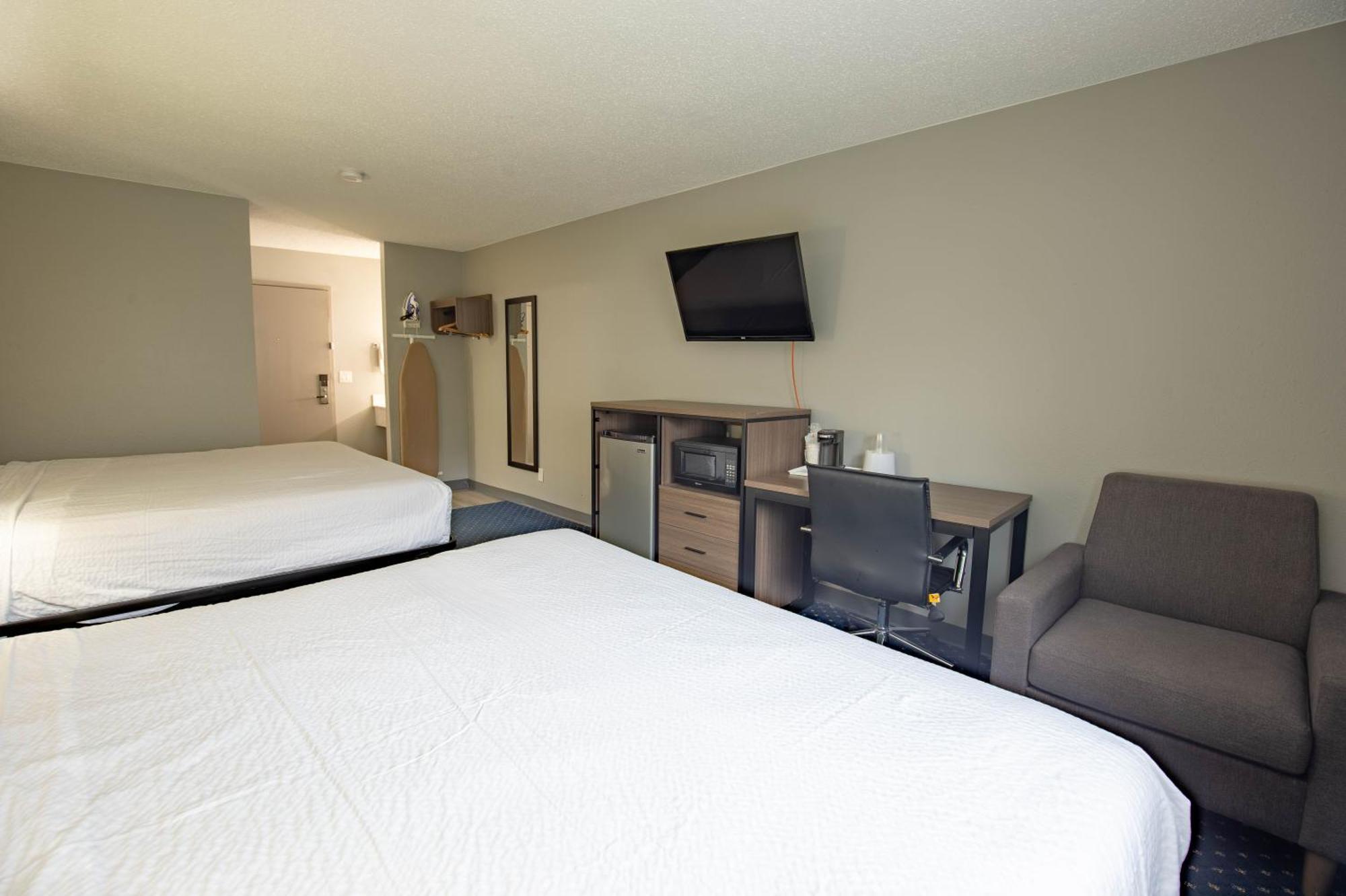 Hotel Super 8 By Wyndham I-90 Casino District Rockford