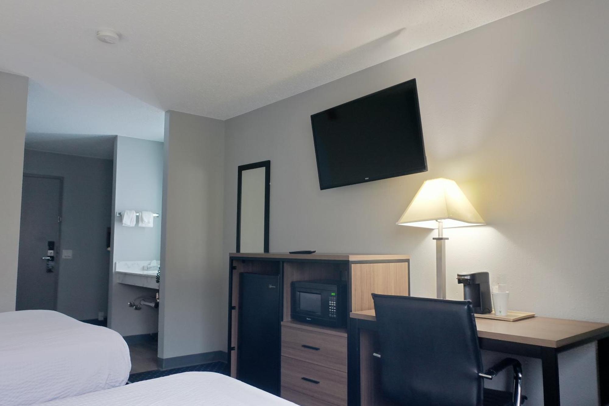 Hotel Super 8 By Wyndham I-90 Casino District Rockford