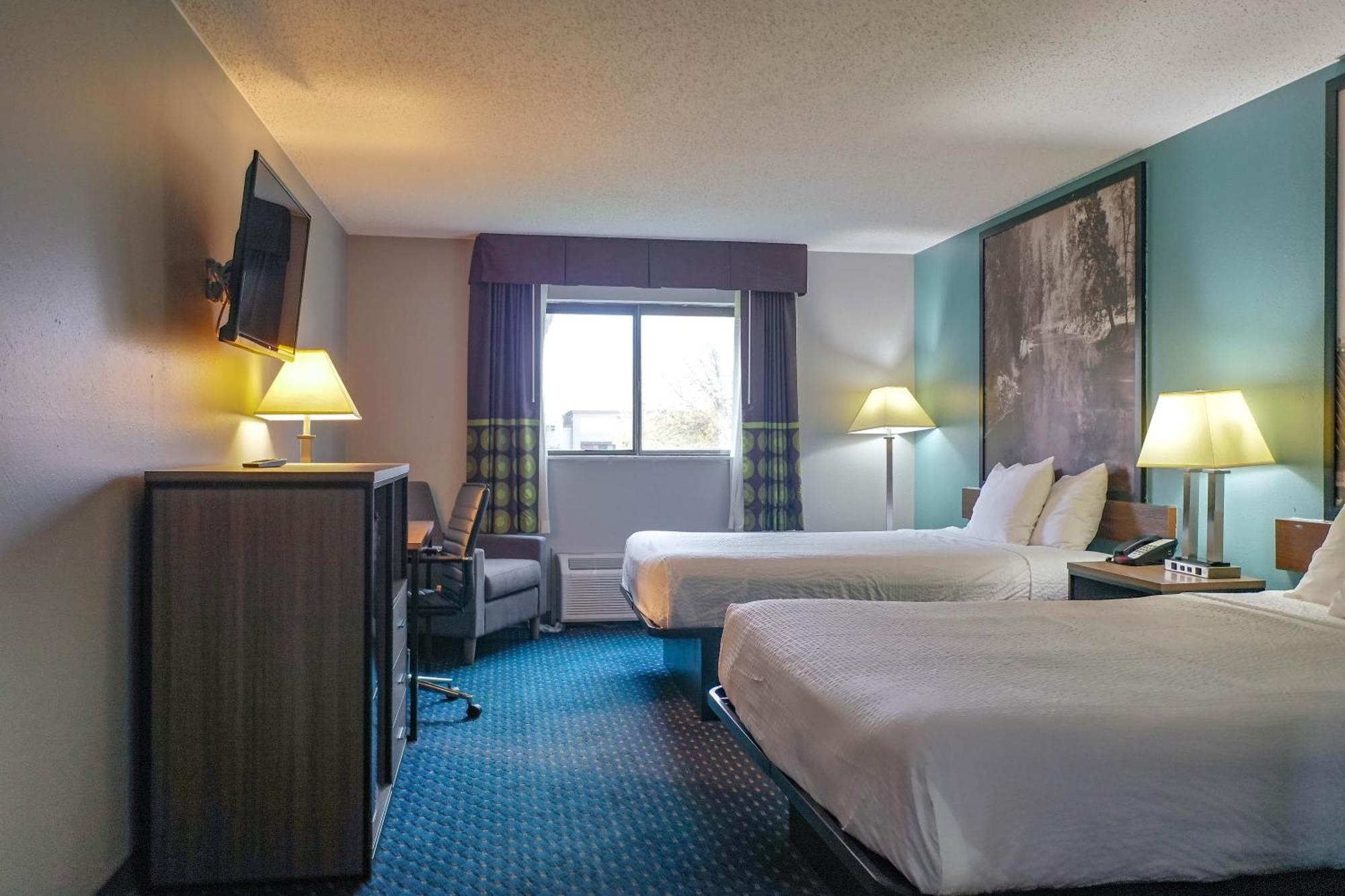 Hotel Super 8 By Wyndham I-90 Casino District 2*